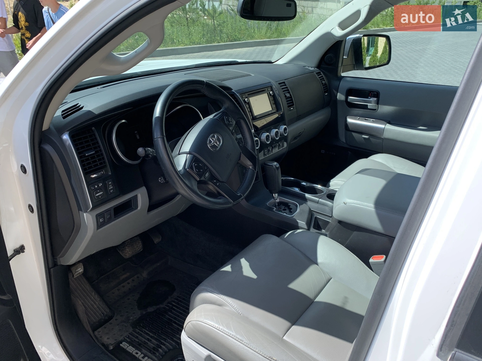 2017 Toyota Sequoia - мініатюра 18