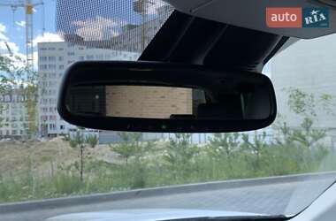 Внедорожник / Кроссовер Toyota Sequoia 2017 в 