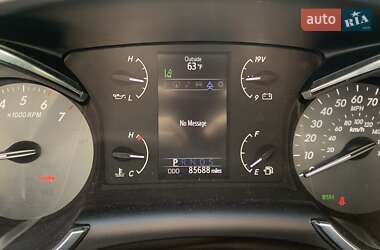 Внедорожник / Кроссовер Toyota Sequoia 2017 в 