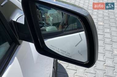 Внедорожник / Кроссовер Toyota Sequoia 2017 в 