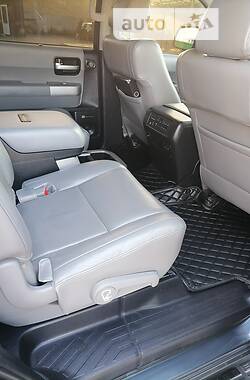 Внедорожник / Кроссовер Toyota Sequoia 2008 в Киеве