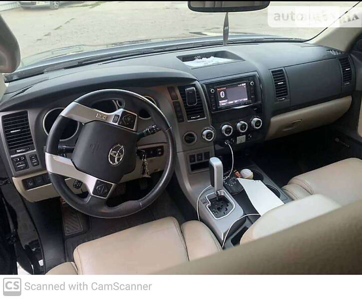 Внедорожник / Кроссовер Toyota Sequoia 2016 в Ужгороде