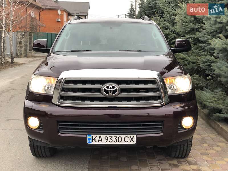 Внедорожник / Кроссовер Toyota Sequoia 2012 в Киеве