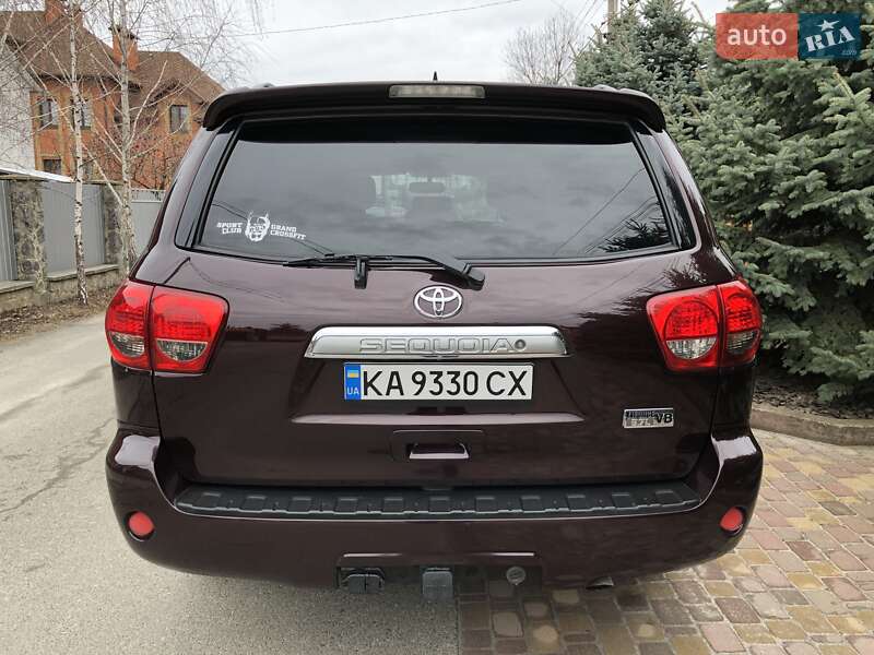 Внедорожник / Кроссовер Toyota Sequoia 2012 в Киеве