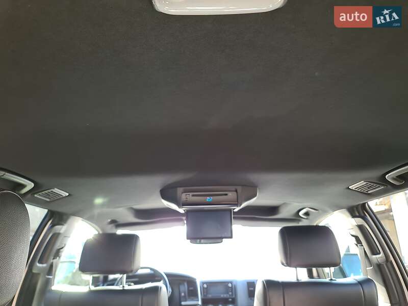 Внедорожник / Кроссовер Toyota Sequoia 2019 в Киеве