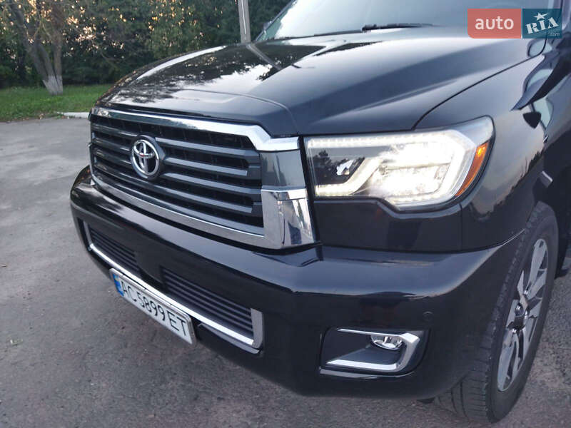 Внедорожник / Кроссовер Toyota Sequoia 2017 в Луцке