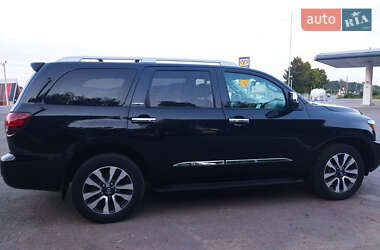 Позашляховик / Кросовер Toyota Sequoia 2017 в Луцьку