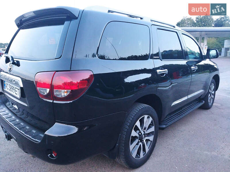 Внедорожник / Кроссовер Toyota Sequoia 2017 в Луцке