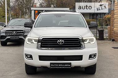 Внедорожник / Кроссовер Toyota Sequoia 2019 в 