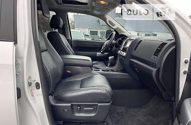 Внедорожник / Кроссовер Toyota Sequoia 2019 в 