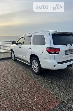 Внедорожник / Кроссовер Toyota Sequoia 2018 в Киеве