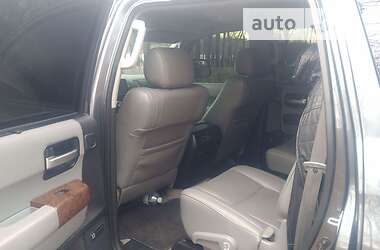 Внедорожник / Кроссовер Toyota Sequoia 2010 в Кривом Роге