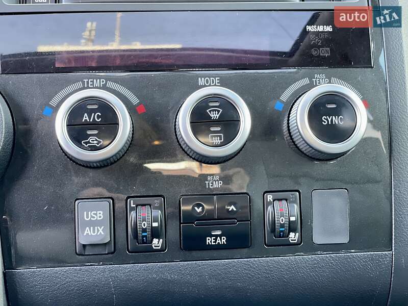 Внедорожник / Кроссовер Toyota Sequoia 2017 в Одессе