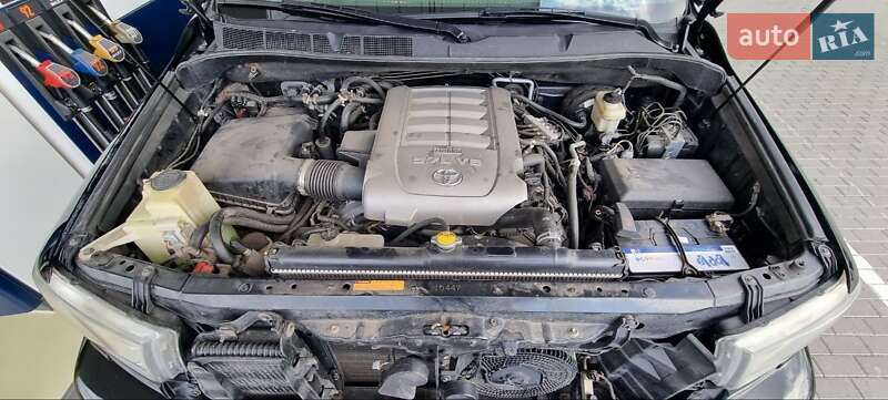 Позашляховик / Кросовер Toyota Sequoia 2008 в Дніпрі