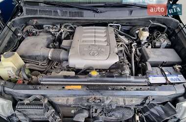 Внедорожник / Кроссовер Toyota Sequoia 2008 в 