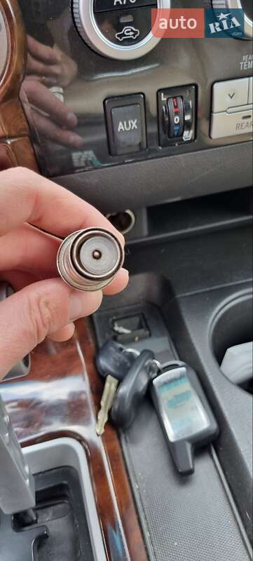 Позашляховик / Кросовер Toyota Sequoia 2008 в Дніпрі