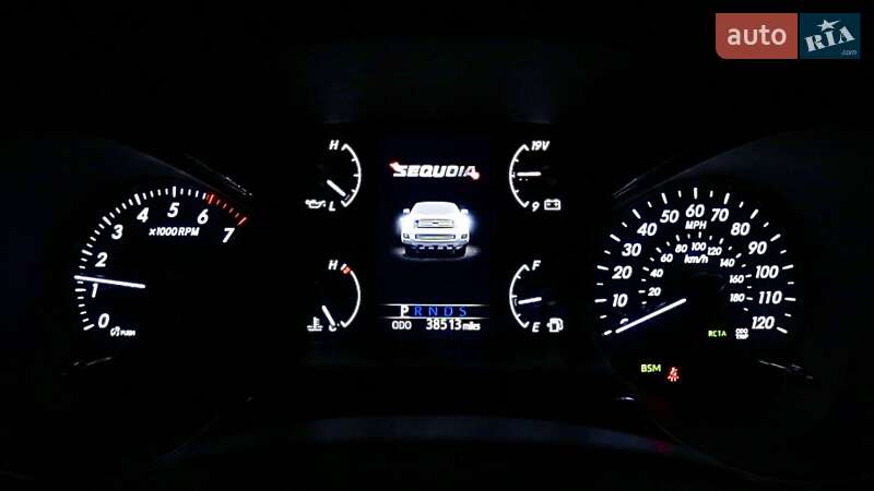 Внедорожник / Кроссовер Toyota Sequoia 2017 в Киеве