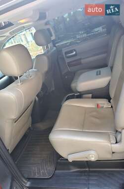 Позашляховик / Кросовер Toyota Sequoia 2017 в Львові