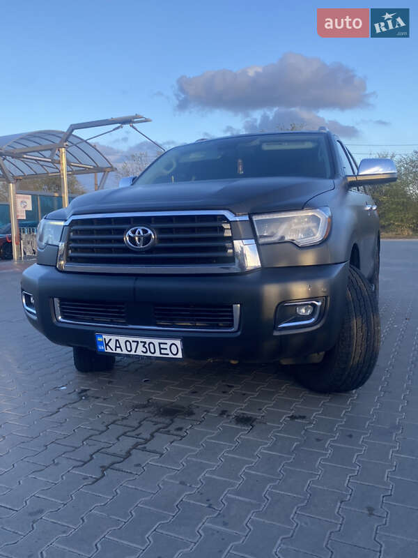 Позашляховик / Кросовер Toyota Sequoia 2017 в Кривому Розі