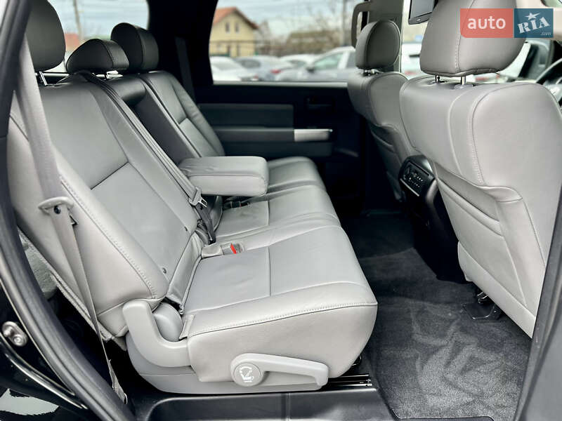 Позашляховик / Кросовер Toyota Sequoia 2018 в Одесі