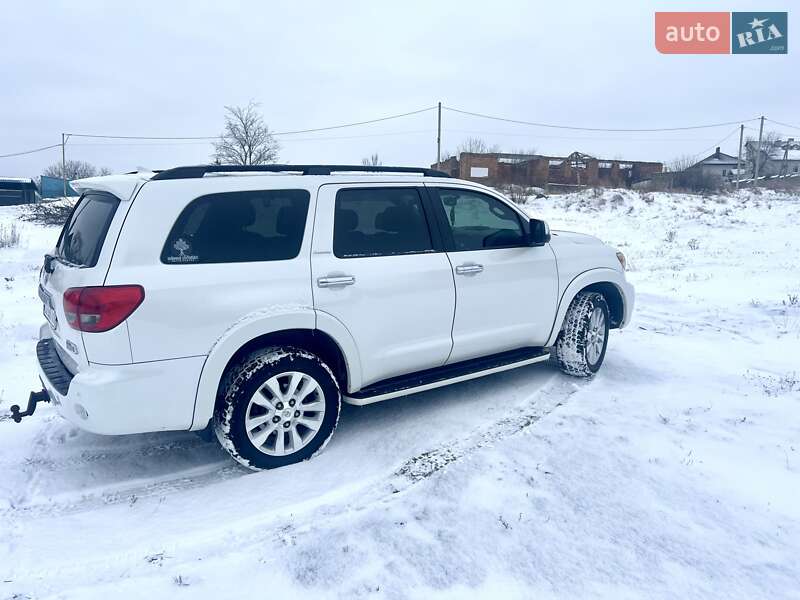 Позашляховик / Кросовер Toyota Sequoia 2013 в Умані