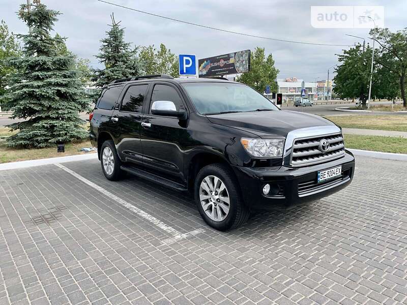 Внедорожник / Кроссовер Toyota Sequoia 2016 в Ивано-Франковске