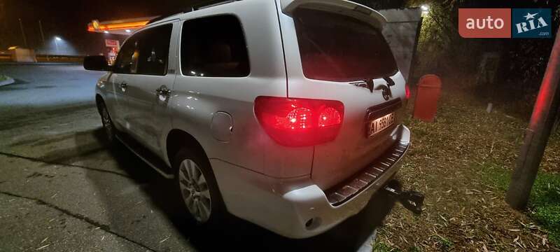 Позашляховик / Кросовер Toyota Sequoia 2016 в Києві фото 10 Позашляховик / Кросовер Toyota Sequoia 2016 в Києві