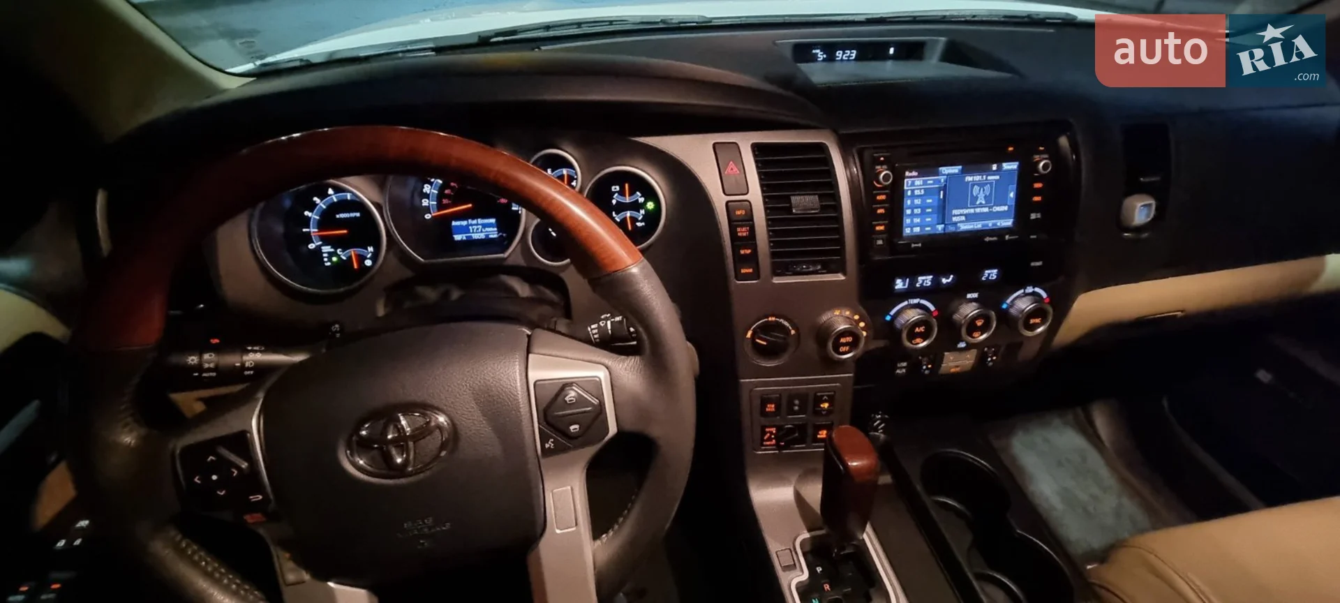 2016 Toyota Sequoia - мініатюра 15