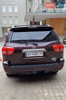 Внедорожник / Кроссовер Toyota Sequoia 2017 в 