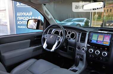 Внедорожник / Кроссовер Toyota Sequoia 2017 в Харькове