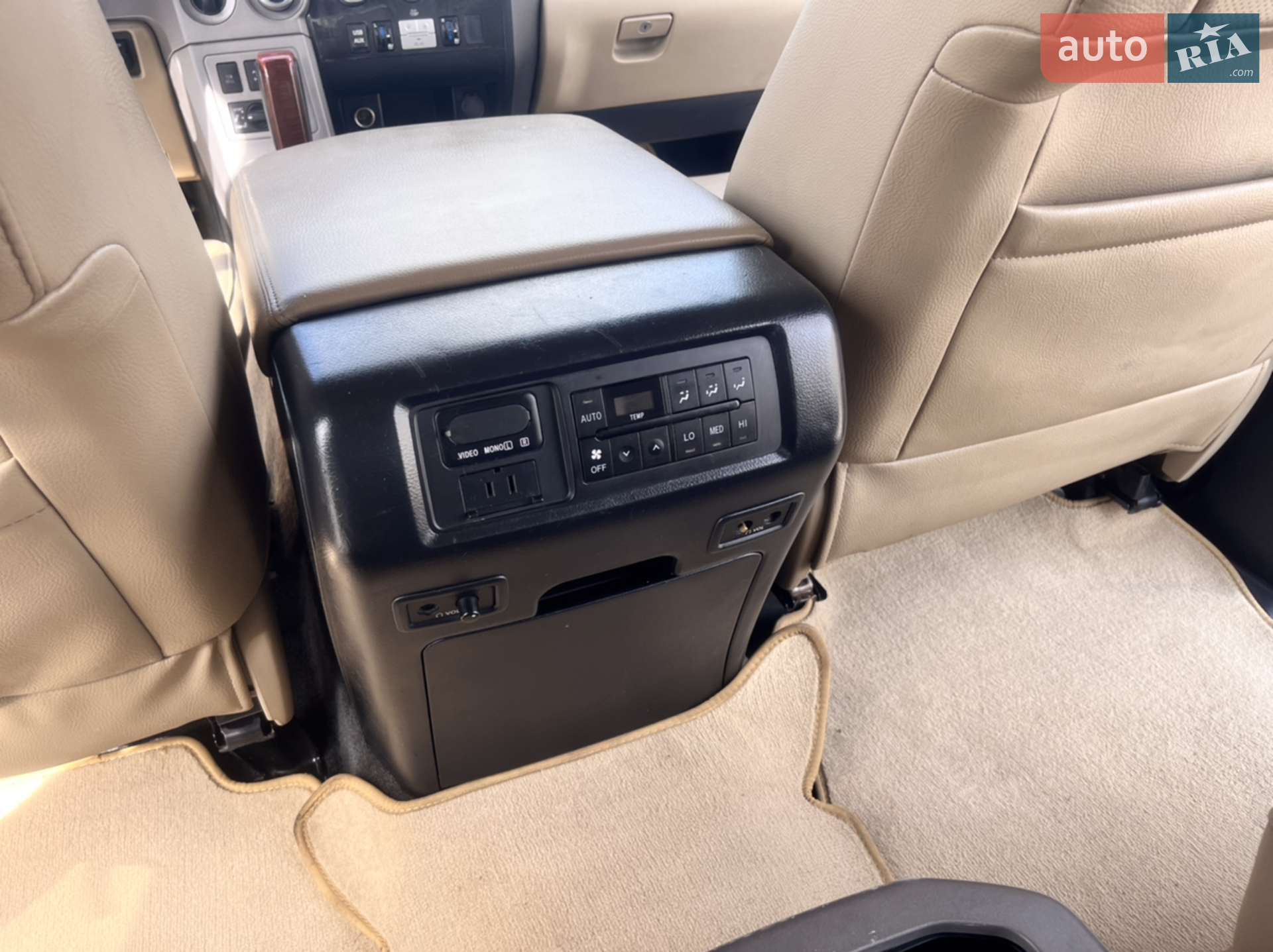 2012 Toyota Sequoia - мініатюра 20