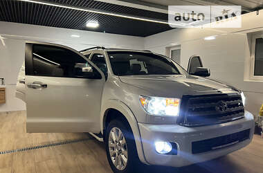 Позашляховик / Кросовер Toyota Sequoia 2010 в Івано-Франківську