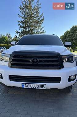 Внедорожник / Кроссовер Toyota Sequoia 2013 в Луцке