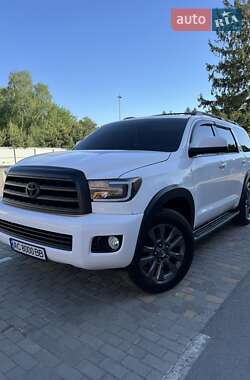 Позашляховик / Кросовер Toyota Sequoia 2013 в Луцьку