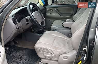 Позашляховик / Кросовер Toyota Sequoia 2004 в 