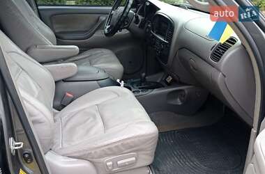 Позашляховик / Кросовер Toyota Sequoia 2004 в 