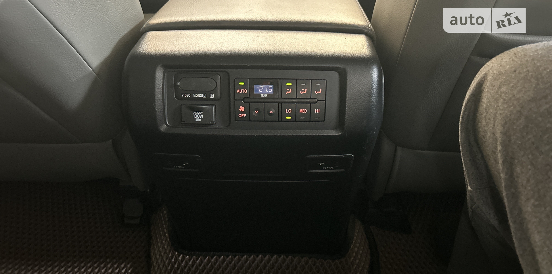 2013 Toyota Sequoia - мініатюра 15