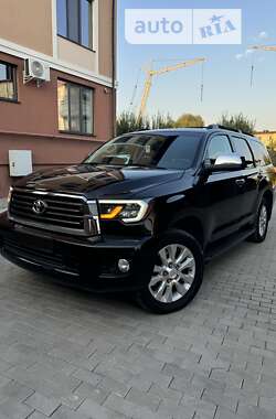 Позашляховик / Кросовер Toyota Sequoia 2014 в Рівному