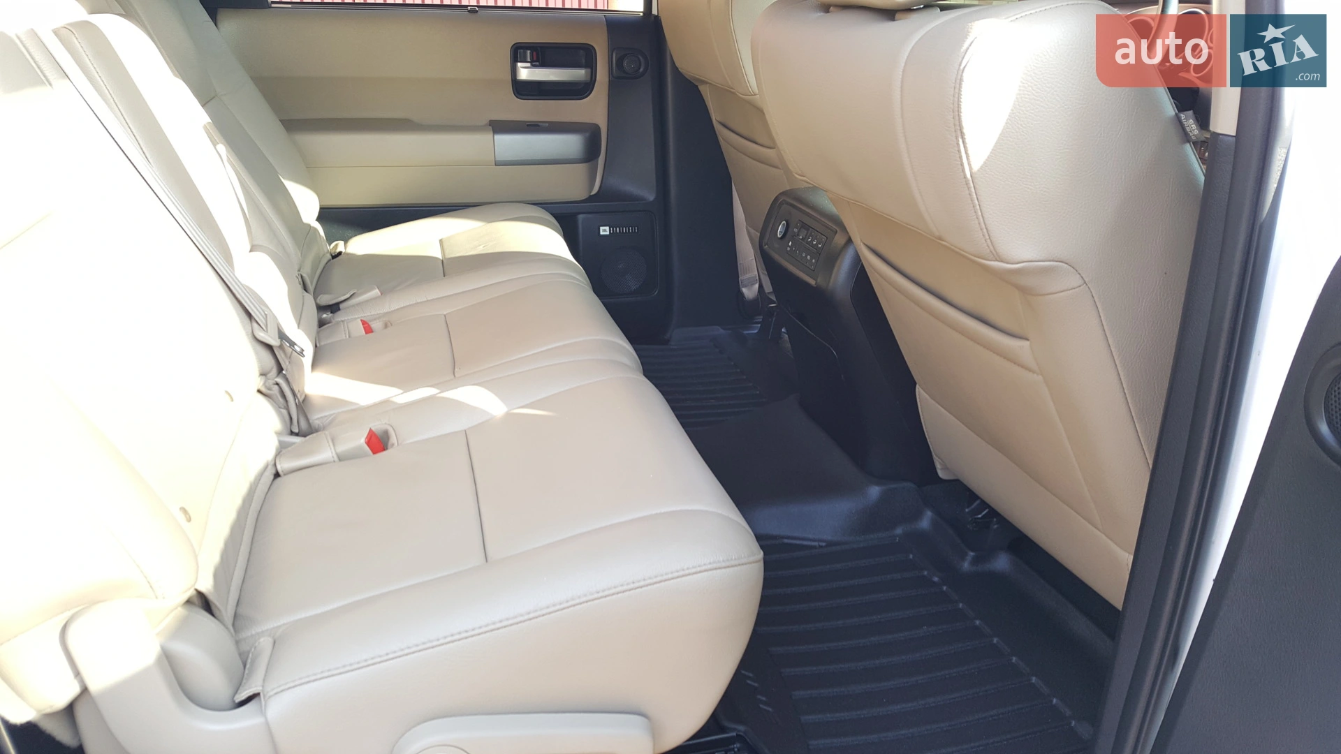 2017 Toyota Sequoia - мініатюра 23