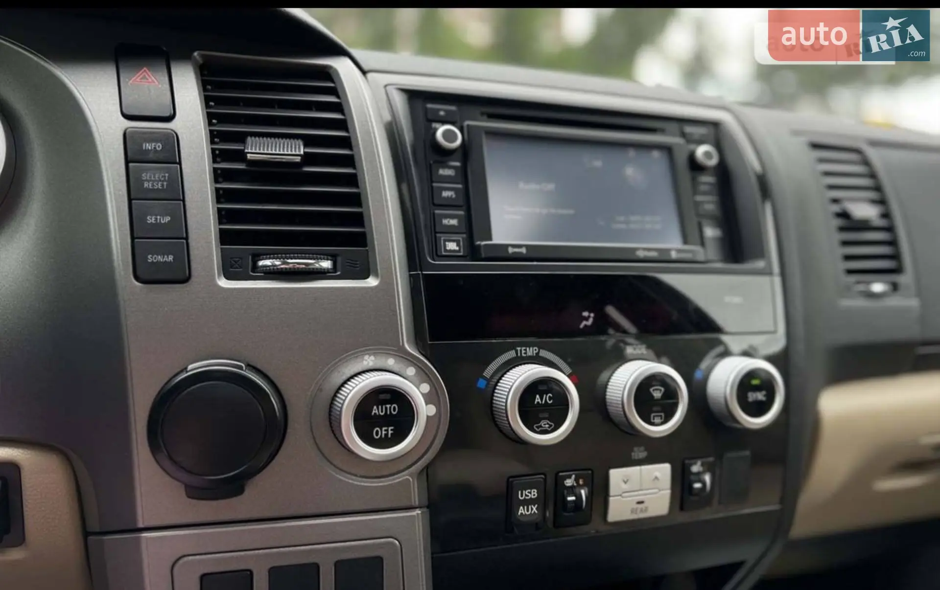 2017 Toyota Sequoia - мініатюра 2