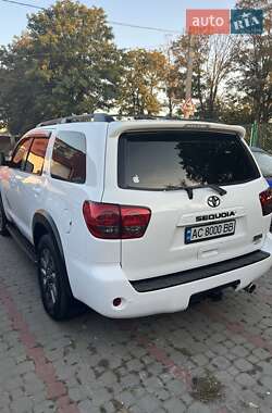 Позашляховик / Кросовер Toyota Sequoia 2013 в Луцьку