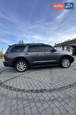 Внедорожник / Кроссовер Toyota Sequoia 2012 в 