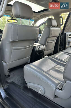 Внедорожник / Кроссовер Toyota Sequoia 2012 в 