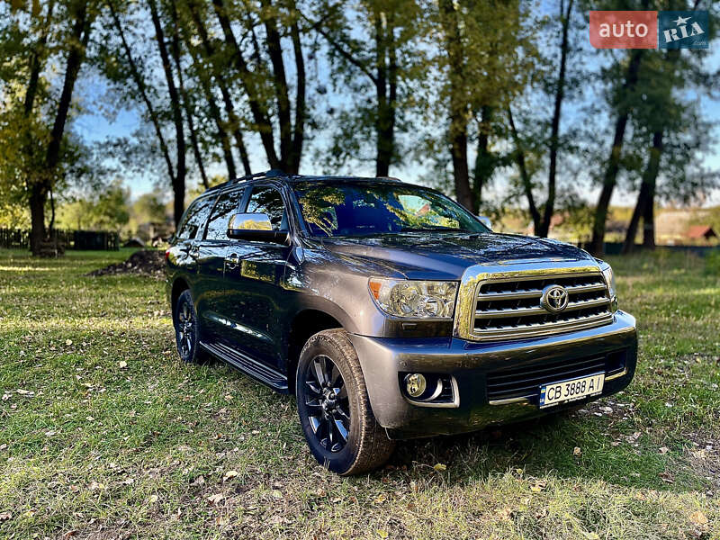 Внедорожник / Кроссовер Toyota Sequoia 2012 в Прилуках