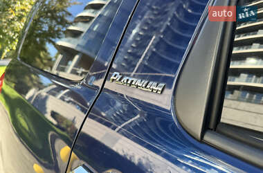 Внедорожник / Кроссовер Toyota Sequoia 2008 в 