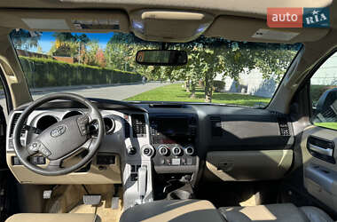 Внедорожник / Кроссовер Toyota Sequoia 2008 в 