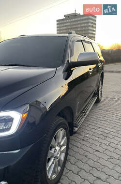 Внедорожник / Кроссовер Toyota Sequoia 2008 в 