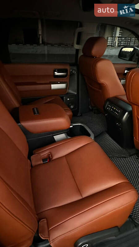 Внедорожник / Кроссовер Toyota Sequoia 2008 в Львове