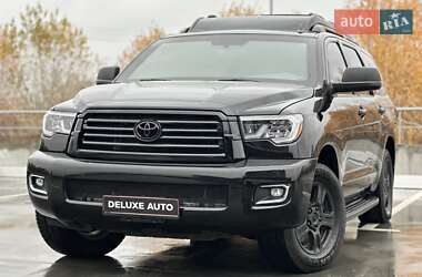 Внедорожник / Кроссовер Toyota Sequoia 2013 в Киеве