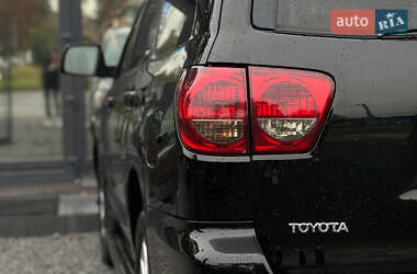 Внедорожник / Кроссовер Toyota Sequoia 2010 в Львове